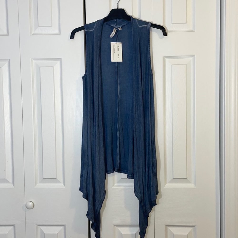 Cable & Gauge Sleeveless Cardigan